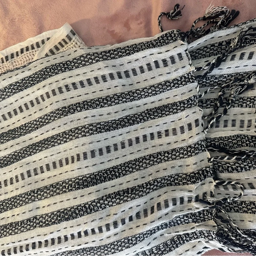 NWT Free People black and white scarf/wrap